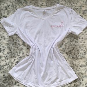 The ring box bride white v neck tee